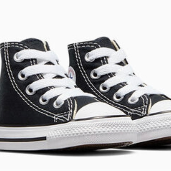 High top converse in excellent used condition.. - Picture 2 of 3